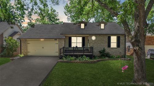 9724 166th St, Bixby, OK, 74008-6217 | Card Image