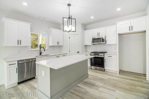 15833 Marilyn Ave, Plymouth, MI, 48170-4963 | Card Image