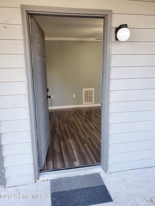 c-14-3309 Bridges St, Morehead City, NC, 28557-3287 | Card Image