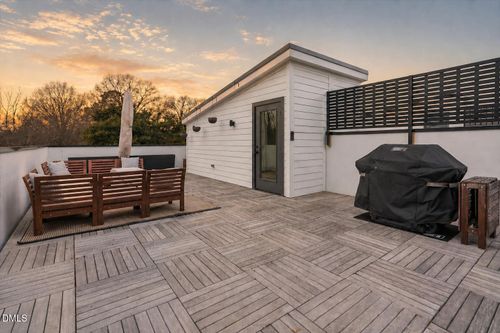 1029 Gregg St, Raleigh, NC, 27601-2747 | Card Image