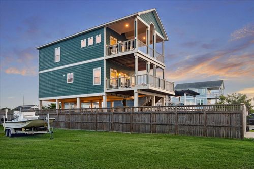 1026 20th St, San Leon, TX, 77539-5781 | Card Image