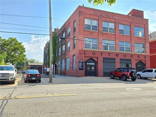 1667 E 40th St, Cleveland, OH, 44103-2344 | Card Image
