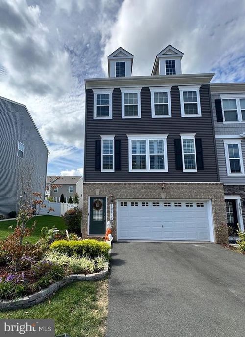 10572 Waterbury Woods Way, MANASSAS, VA, 20112-2451 | Card Image