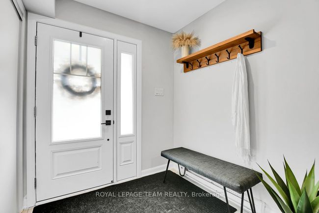 908 Lixnaw Crt, House attached with 2 bedrooms, 2 bathrooms and 2 parking in Nepean ON | Image 5