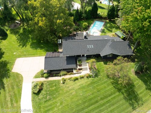 25838 Hersheyvale Dr, Franklin, MI, 48025-1236 | Card Image