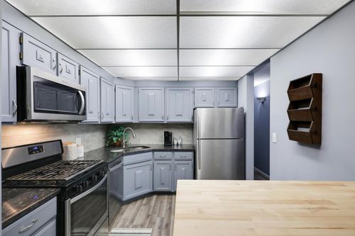 407-6650 Vernon Ave S, Edina, MN, 55436-1831 | Card Image