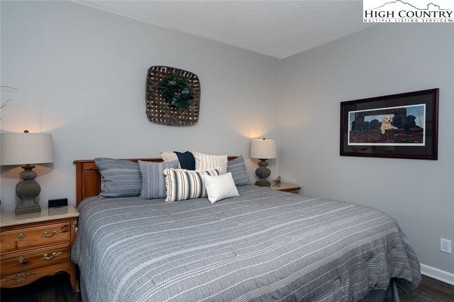 ROBIN-2 - 934 Chetola Lake Drive, Condo with 2 bedrooms, 2 bathrooms and null parking in Blowing Rock NC | Image 25
