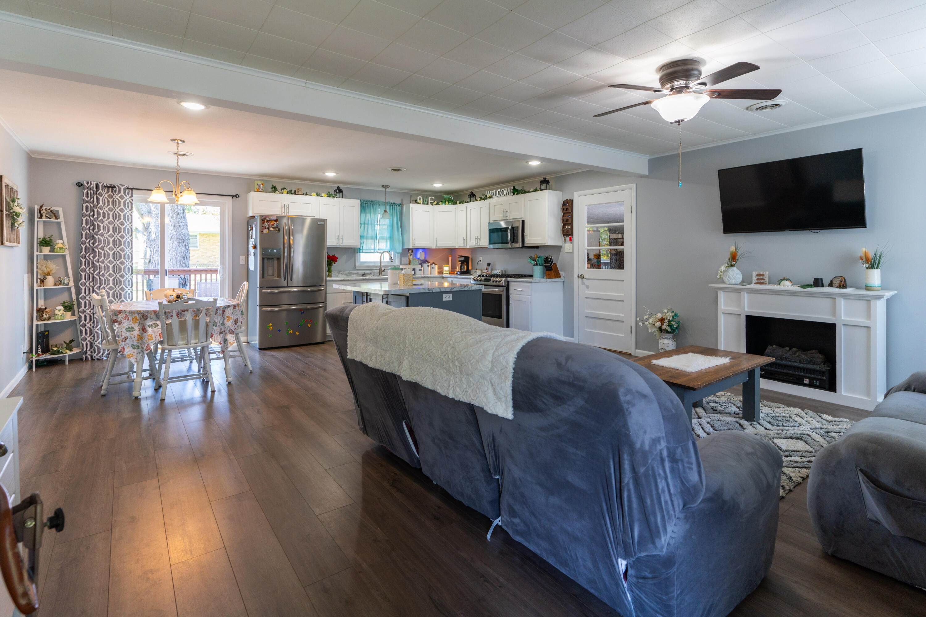 Betty Ave, Moberly, MO 65270