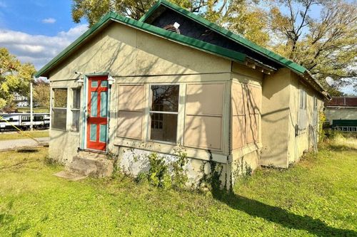 605 S Center St, Granby, MO, 64844-8103 | Card Image