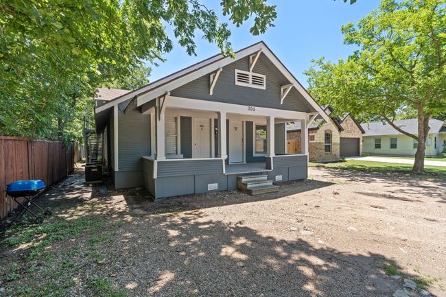 305 W Waco St, Home with 5 bedrooms, 3 bathrooms and 6 parking in Ennis TX | Image 20