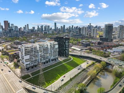 624 - 51 Trolley Cres, Condo with 1 bedrooms, 1 bathrooms and null parking in Toronto ON | Image 1