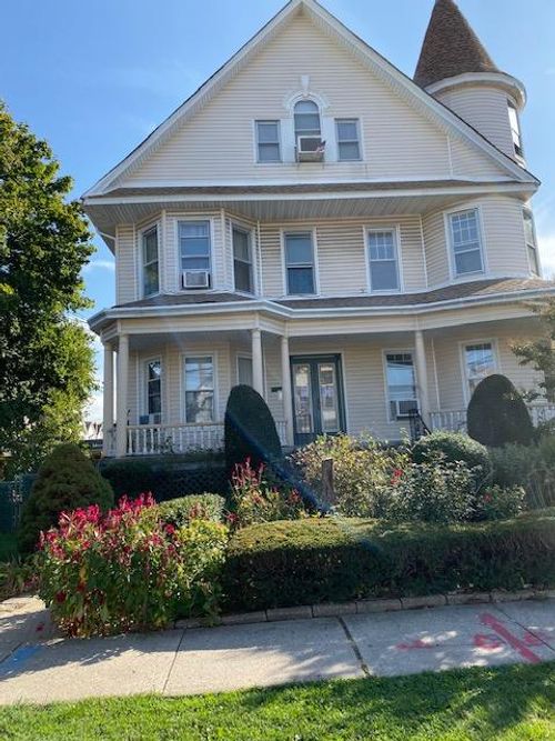 117 89th Ave, Richmond Hill, NY, 11418-3115 | Card Image