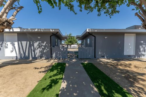130 Fillmore St, Coalinga, CA, 93210-1550 | Card Image