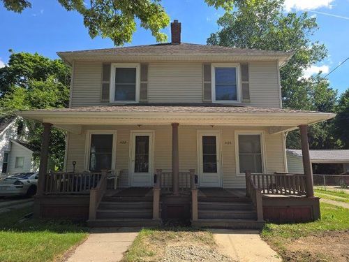 426 E Williams St, Owosso, MI, 48867-2456 | Card Image