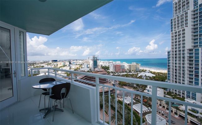 1906 - 400 S Pointe Dr, Condo with 2 bedrooms, 2 bathrooms and null parking in Miami Beach FL | Image 4