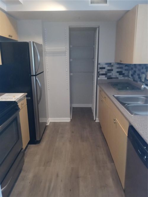 apt-309b-1900 Van Buren St, Hollywood, FL, 33020-5010 | Card Image