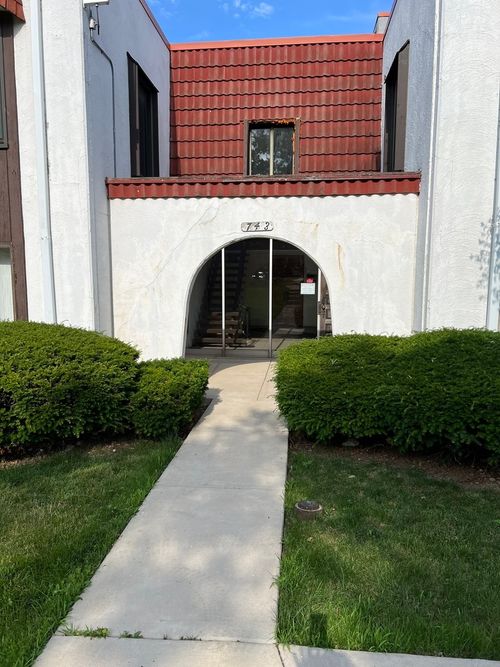 apt-103-743 Fullerton Ave, Glendale Heights, IL, 60139-2944 | Card Image
