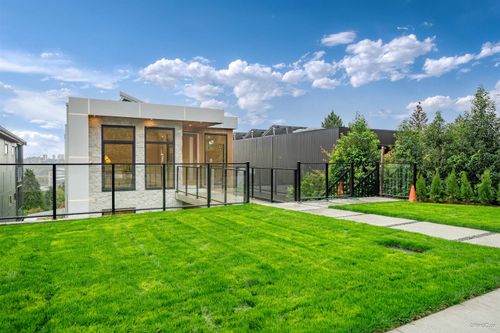 971 Adderley St, North Vancouver, BC, V7L1T2 | Card Image