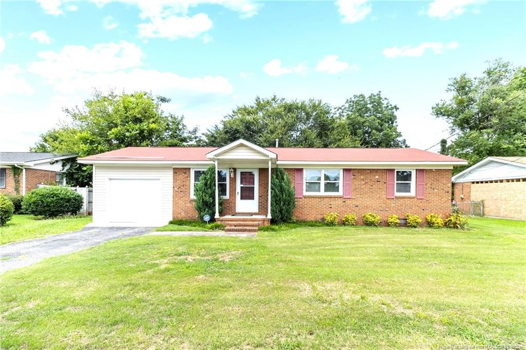 Lansford Dr, Fayetteville, NC 28314