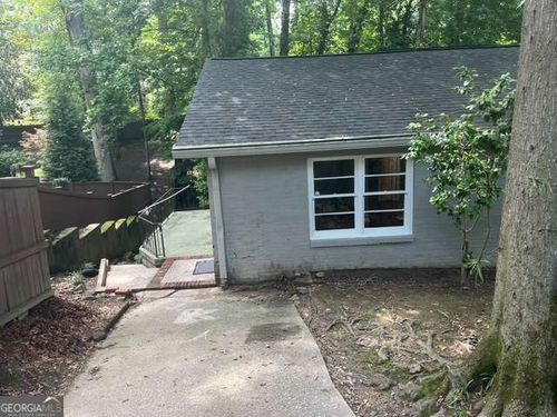 2086 Evergreen Ln Nw, Atlanta, GA, 30318-2652 | Card Image