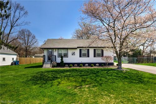 194 Fuller Dr Ne, Warren, OH, 44484-2009 | Card Image