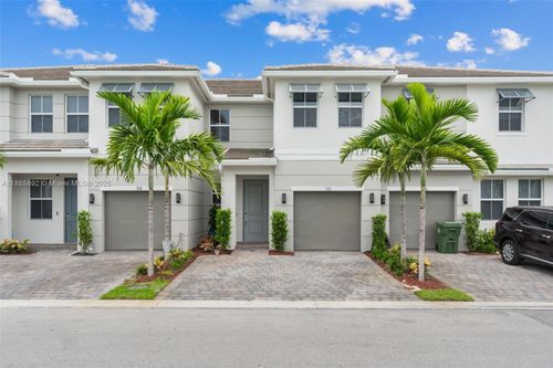 110 Sw 171st Way, Pembroke Pines, FL, 33027-1458 | Card Image