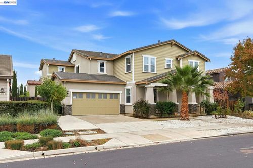 574 Mandevilla Dr, Brentwood, CA, 94513-5563 | Card Image