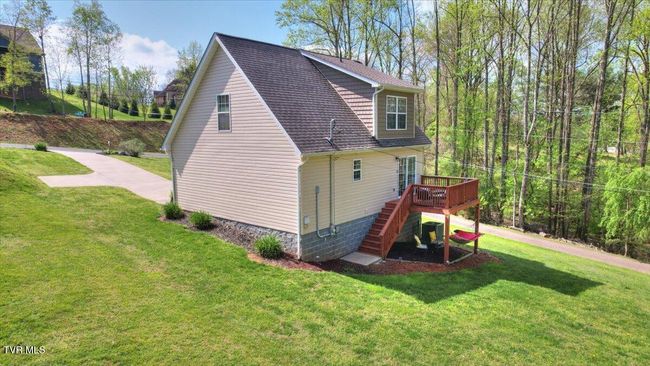 712 Lake Point Dr, House other with 3 bedrooms, 2 bathrooms and null parking in Piney Flats TN | Image 4