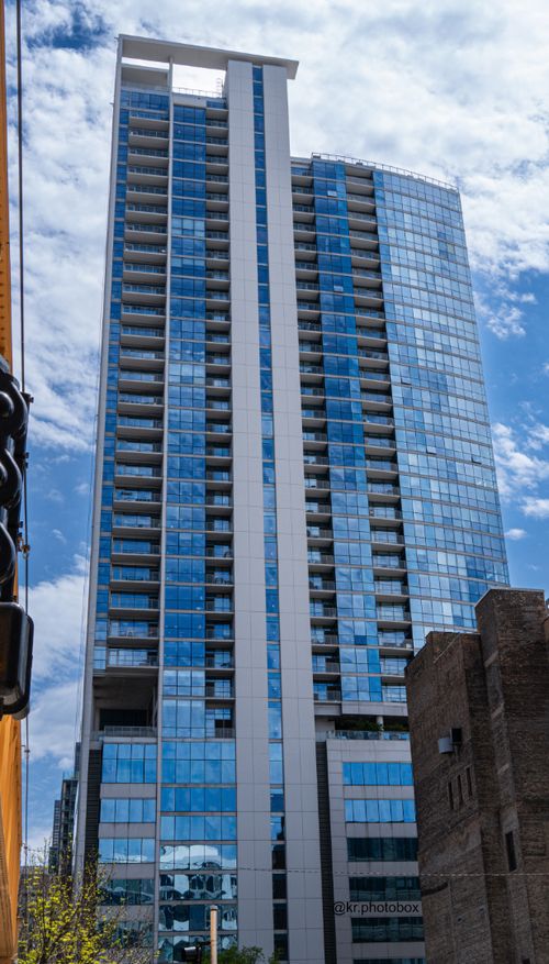 3804-303 Ohio St, Chicago, IL, 60654-7977 | Card Image