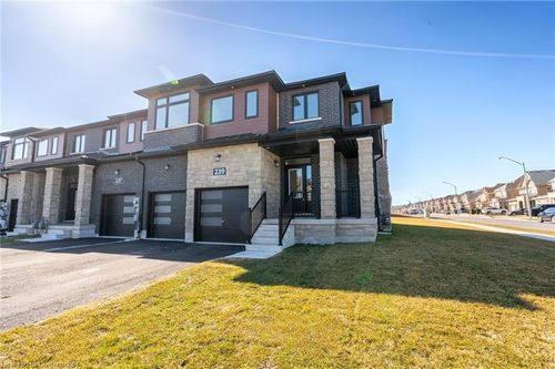 239 Lormont Blvd, Stoney Creek, ON, L8J0J9 | Card Image