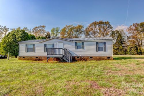160 Baxter Way, Forest City, NC, 28043-6411 | Card Image
