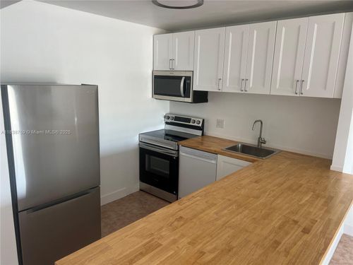 apt-5b-1455 N Treasure Dr, North Bay Village, FL, 33141-4102 | Card Image