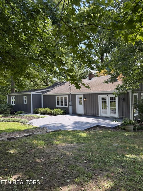 142 W Norris Rd, Norris, TN, 37828-5013 | Card Image