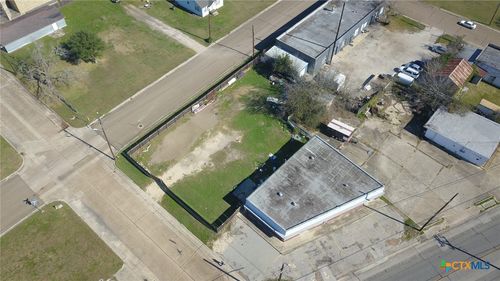 802 E North St, Victoria, TX, 77901-6854 | Card Image