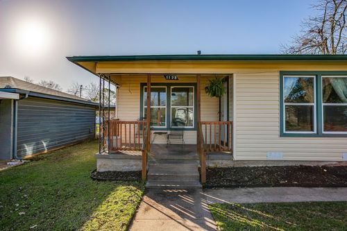 1123 Bales St, Cleburne, TX, 76033-4312 | Card Image