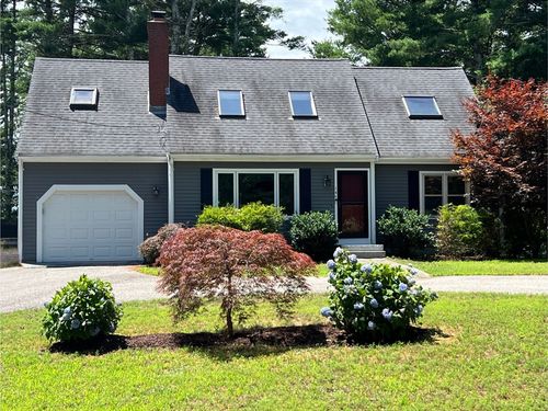 147 Micajah Pond Rd, Plymouth, MA, 02360-5832 | Card Image
