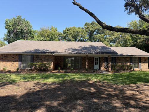 220 Walnut Ln, Bossier City, LA, 71111-5129 | Card Image