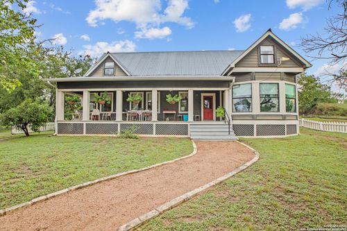 211 Riverside Dr W, Llano, TX, 78643-9505 | Card Image