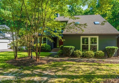 145 Sandhurst Pl, Southern Pines, NC, 28387-7165 | Card Image