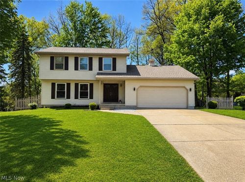 510 W Regency Cir, Canfield, OH, 44406-9630 | Card Image