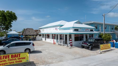 90515 Old Hwy, Tavernier, FL, 33070-2332 | Card Image