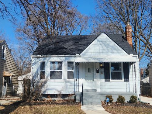 19977 Elkhart St, Harper Woods, MI, 48225-2233 | Card Image