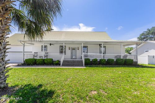 321 Ne 60th St, Oak Island, NC, 28465-4706 | Card Image