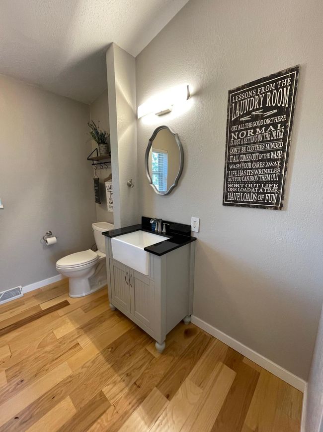 half bath 2.jpg | Image 7