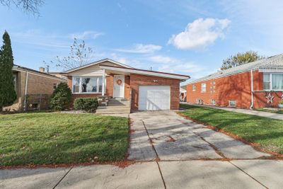 9800 S Troy Avenue, House other with 3 bedrooms, 2 bathrooms and 1 parking in Evergreen Park IL | Image 1