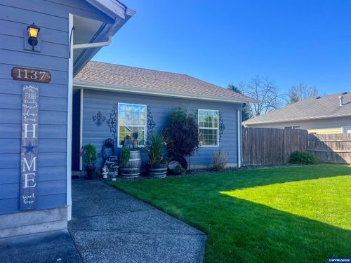 1137 Se 2nd Ave, Mill City, OR, 97360-2604 | Card Image