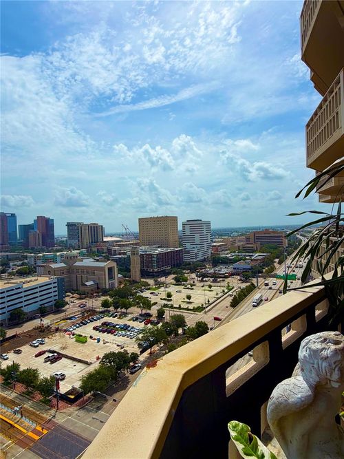 1807-2016 Main St, Houston, TX, 77002-8895 | Card Image