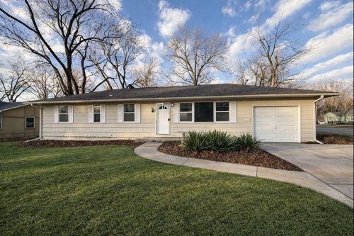 4516 E 112th Ter, Kansas City, MO, 64137-2445 | Card Image