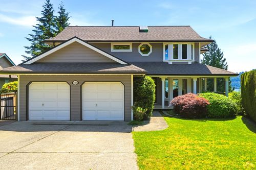 4015 Cummins Pl, North Vancouver, BC, V7G2E8 | Card Image