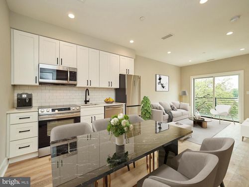 203-1016 17th Pl Ne, WASHINGTON, DC, 20002-7783 | Card Image